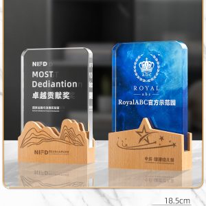 Kỷ Niệm Chương - Cúp Pha Lê Chân Đế Gỗ KN25