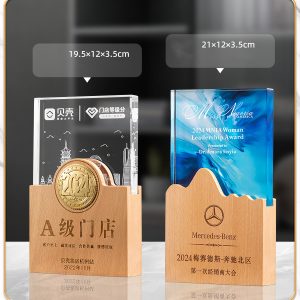Kỷ Niệm Chương Pha Lê Chân Đế Gỗ KN03