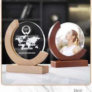 Kỷ Niệm Chương - Cúp Pha Lê Chân Đế Gỗ KN31